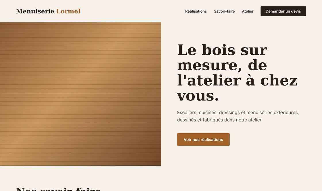 Après : site internet de la même menuiserie fictive, avec un titre clair et un bouton de demande de devis